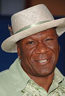 How tall is Ving Rhames?
